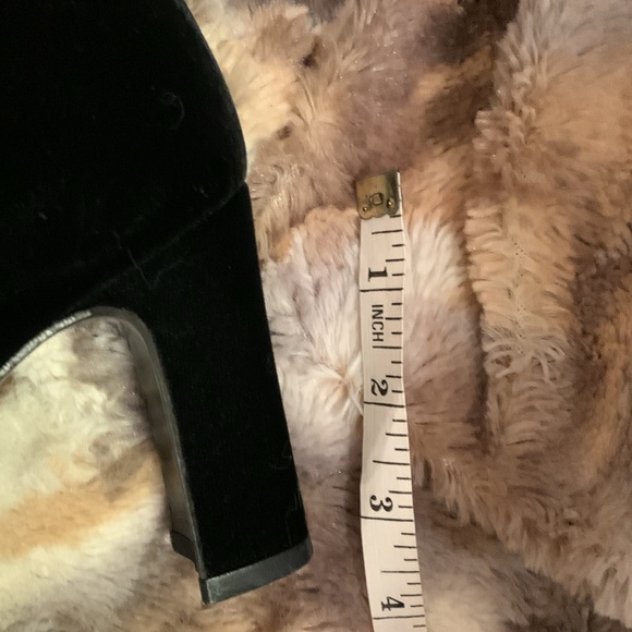 JONATHAN MARTIN Velvet Heels — 7 - Picture 12 of 14